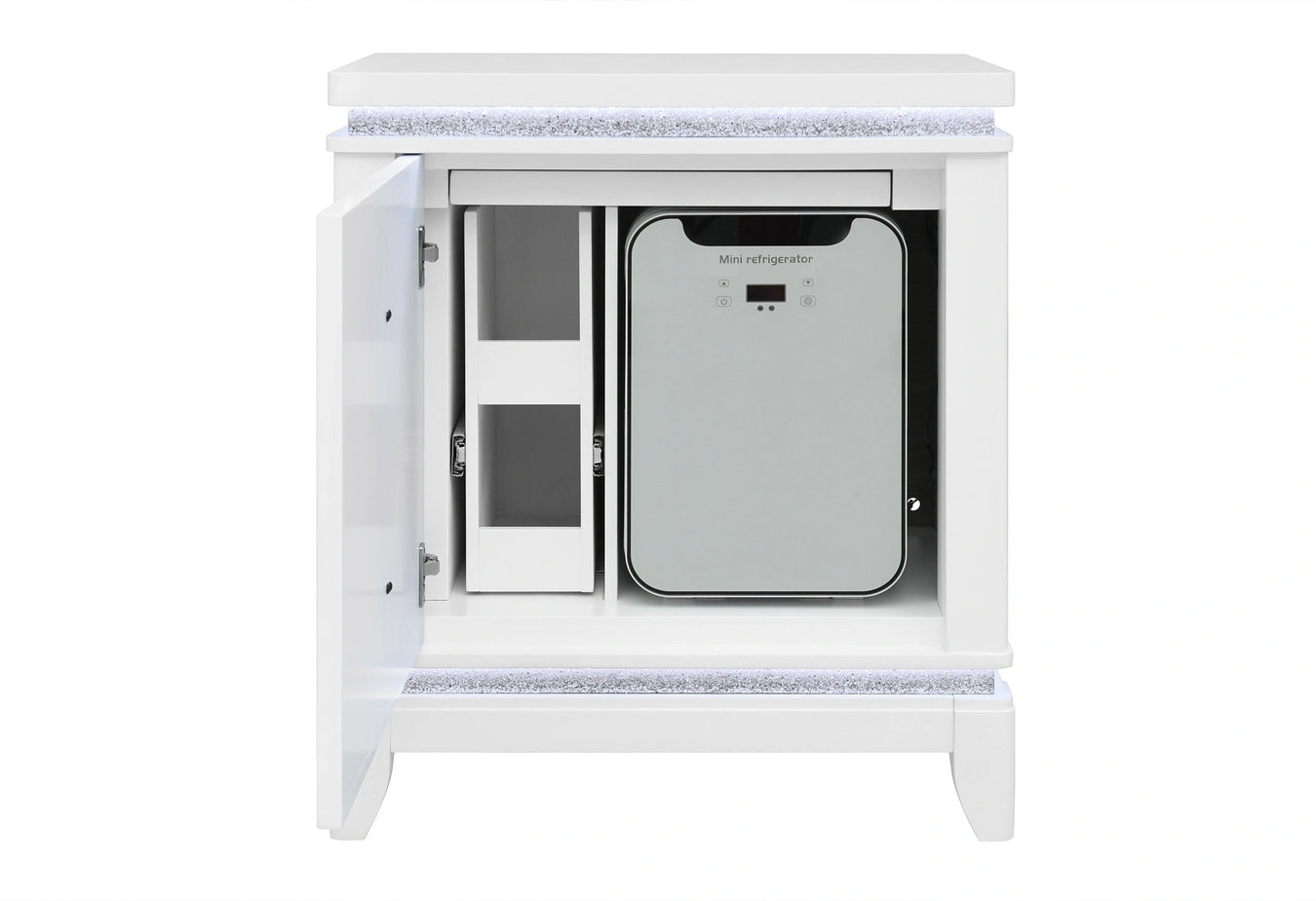 Alina White,Alina White With Cooler