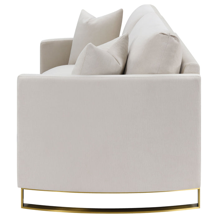 Corliss Loveseat