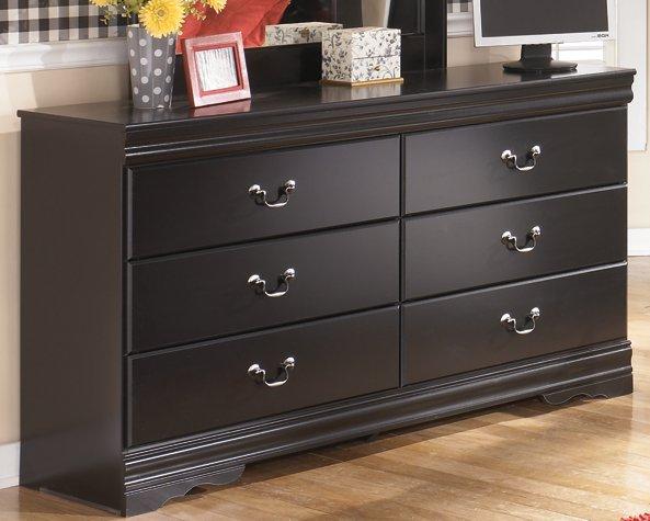 Huey Vineyard Dresser and Mirror - Pay Less Furniture (NJ)