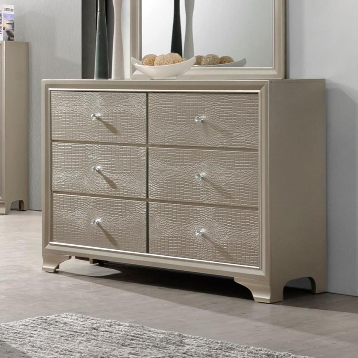 Lyssa Collection